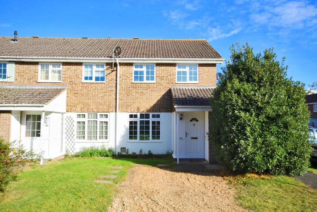 Samber Close, Lymington, Hampshire, SO41 3 bed end of terrace house £1,350 pcm (£312 pw)