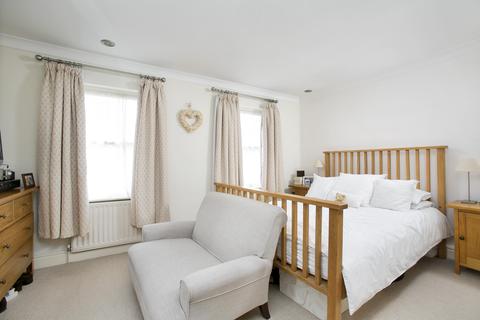 3 bedroom house to rent - King George Square, Richmond, TW10