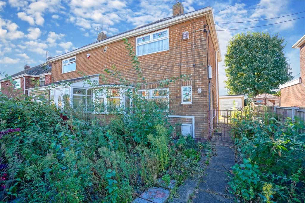 Bateman Road, Hellaby, Rotherham, S66 2 bed semidetached house £120,000