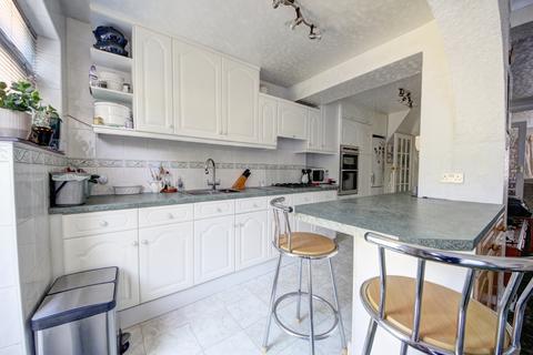 12 Linden Way, London, N14 4LU