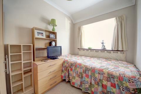12 Linden Way, London, N14 4LU
