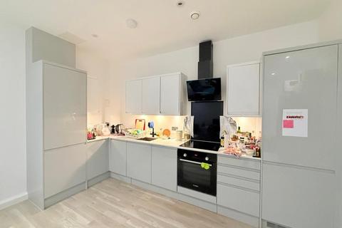 1 bedroom apartment to rent, Victoria Avenue
