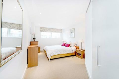 2 bedroom apartment for sale, Howard Building, Chelsea Bridge Wharf, London, SW11