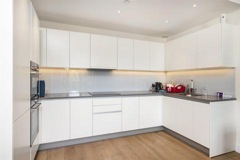 2 bedroom apartment for sale, Sophora House, Vista Chelsea Bridge, London, SW11