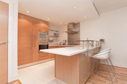 2 bedroom apartment for sale, Howard Building, Chelsea Bridge Wharf, London, SW11