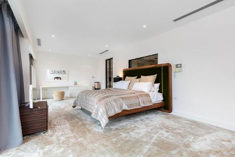 3 bedroom apartment to rent, Howard Building, 368 Queenstown Road, London, SW11