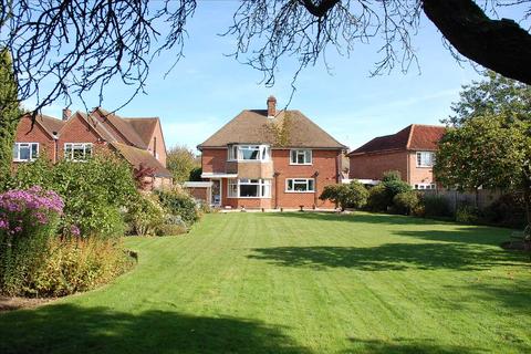 22 Tyrells Close, Chelmsford, CM2 6BT