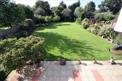 22 Tyrells Close, Chelmsford, CM2 6BT