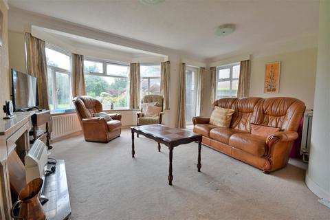22 Tyrells Close, Chelmsford, CM2 6BT