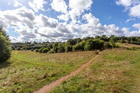 18 Rhigos, Emmer Green, Reading, RG4 8LF
