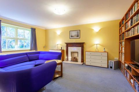 18 Rhigos, Emmer Green, Reading, RG4 8LF