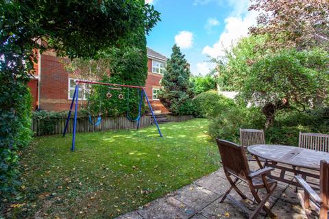 18 Rhigos, Emmer Green, Reading, RG4 8LF