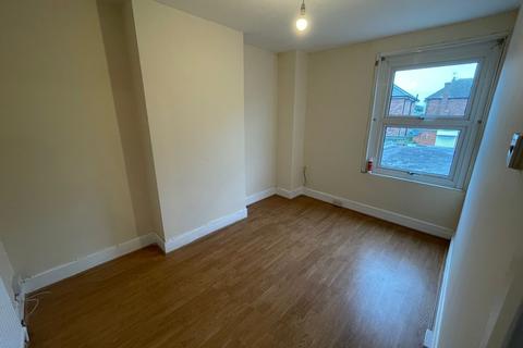 2 bedroom semi-detached house to rent, Amersham Road, Hp13