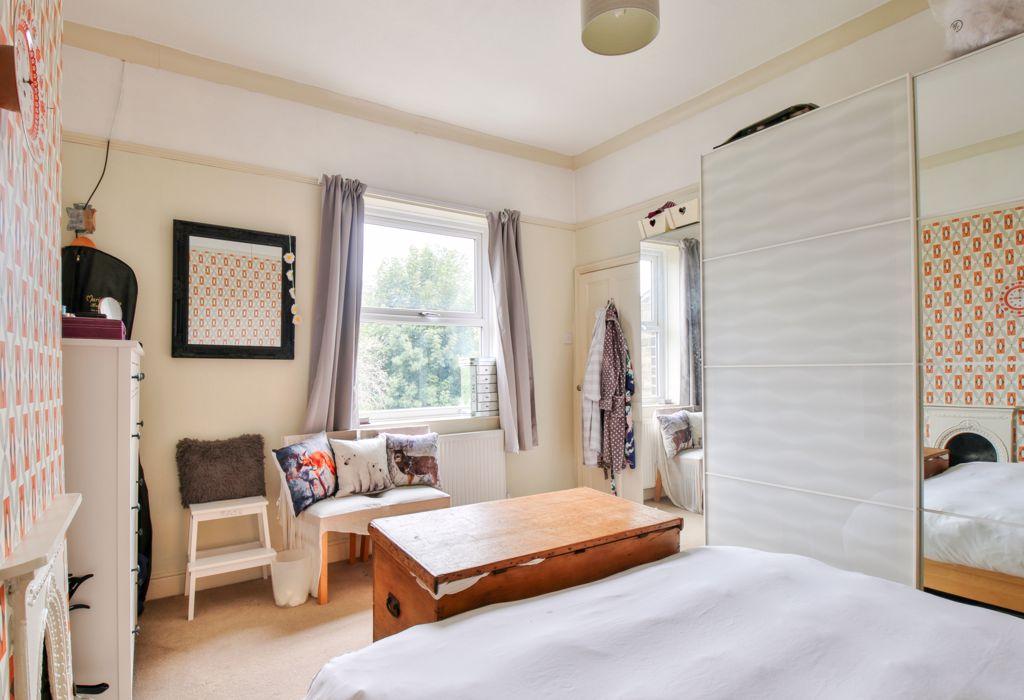 Bedroom 1 (2)