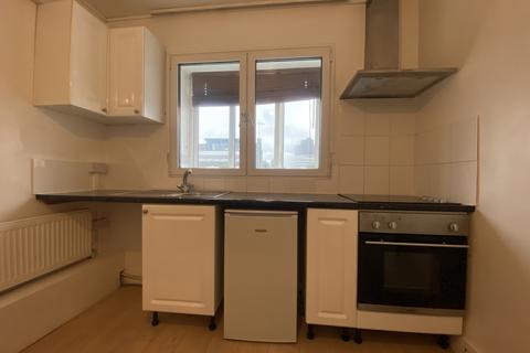 Studio to rent, Holloway Road,  Holloway, N7