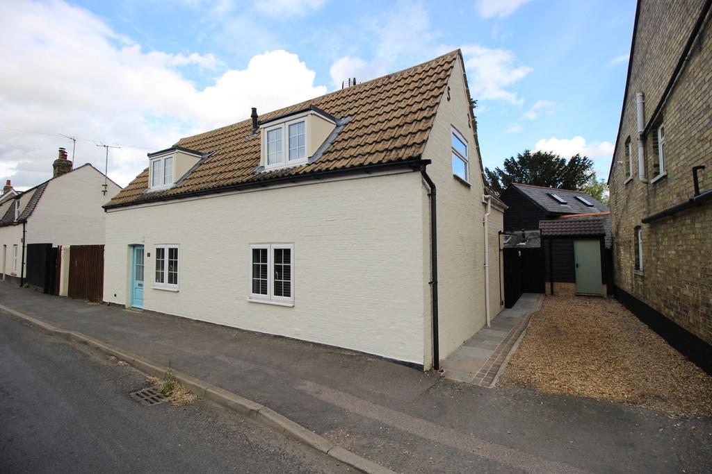 Histon Road, Cottenham, Cambridge 3 bed detached house £400,000
