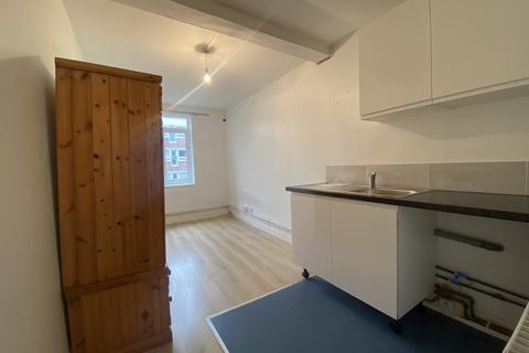 Studio to rent, Kember Street,  Islington, N1