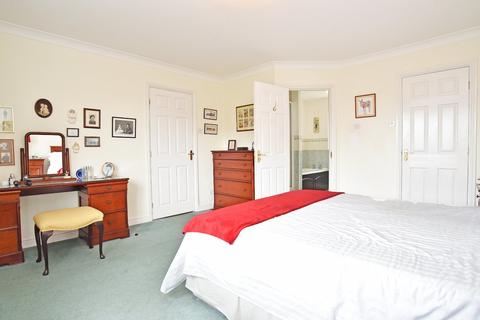 14 Brinklow Way, Harrogate, HG2 9JW