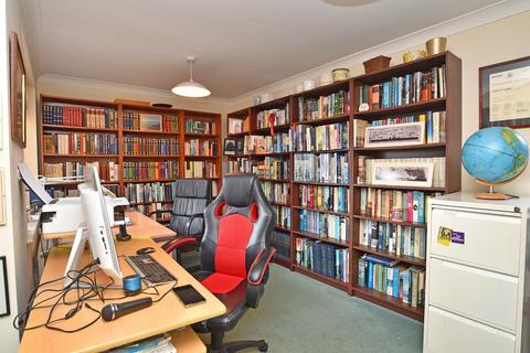 14 Brinklow Way, Harrogate, HG2 9JW