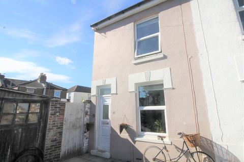2 bedroom end of terrace house for sale - Wainscott Road, Southsea