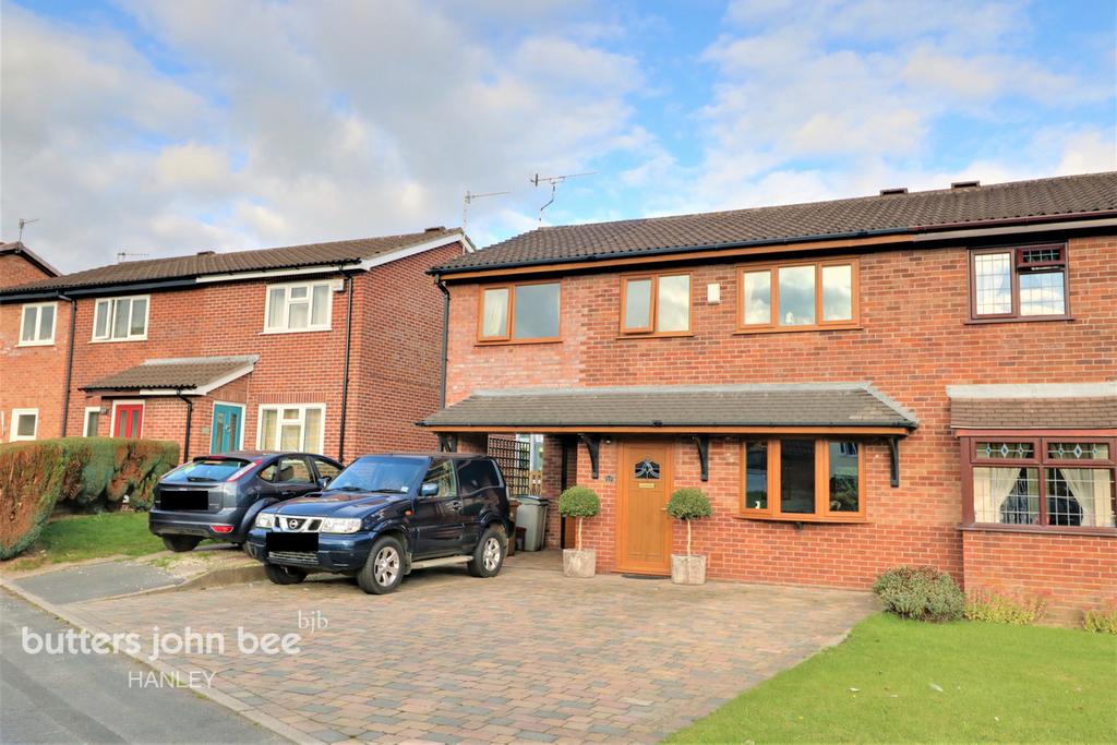 Link End Close, Birches Head, ST1 6TA 4 bed semidetached house £200,000