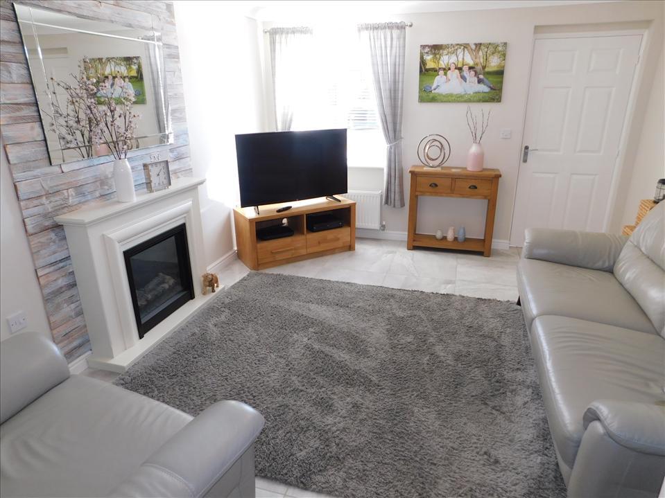 ST CATHERINES WAY, AUCKLAND... 3 bed semidetached house £135,000