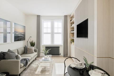 35 Warwick Chambers, London, W8 6EW