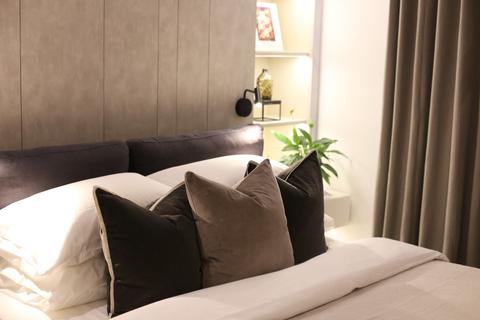 35 Warwick Chambers, London, W8 6EW