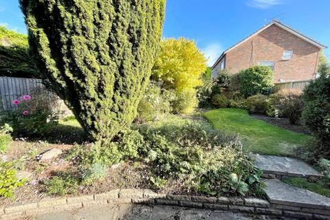 1 Chartwell, Frimley Green, Camberley, GU16 6HW