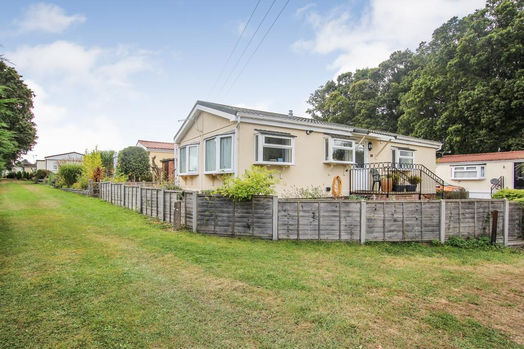 Church Farm Close, Dibden 2 bed park home £199,950