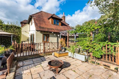 2 Cupernham Lane, Romsey, SO51 7JH