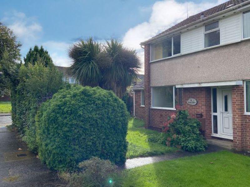 Farm View, Taunton, Somerset, TA2 7RA 3 bed end of terrace house £875