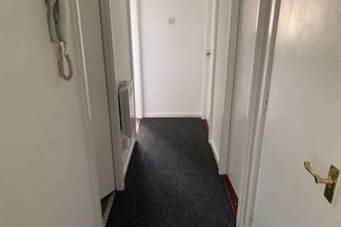 2 bedroom flat to rent, Marlborough Way, Newdale, Telford