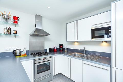 2 bedroom apartment to rent - London N7