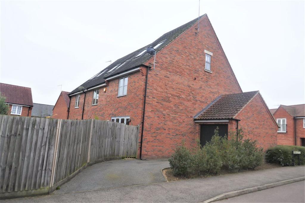 Long Breech, Mawsley, Kettering, Northants 3 bed house £1,100 pcm (£