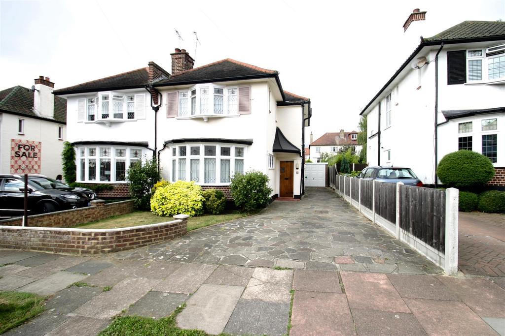 Chapmans Walk, LeighOnSea 3 bed semidetached house £580,000