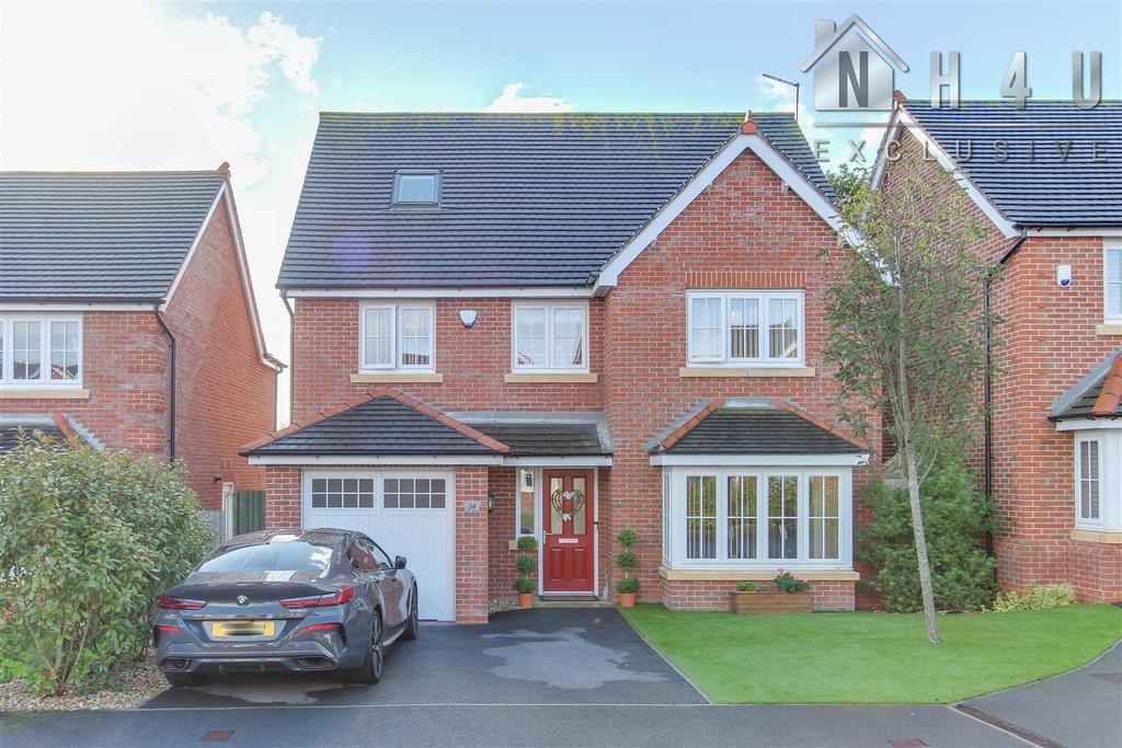 Hero's Place, Northop Hall, Mold 5 bed detached house £460,000