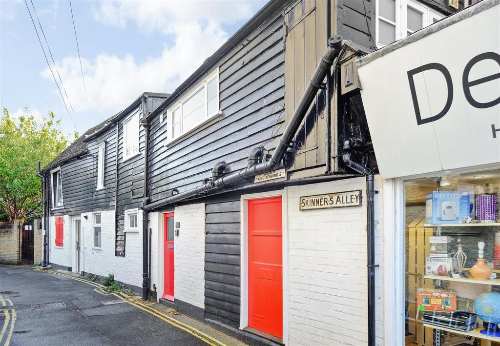 High Street, WHITSTABLE 2 bed £275,000