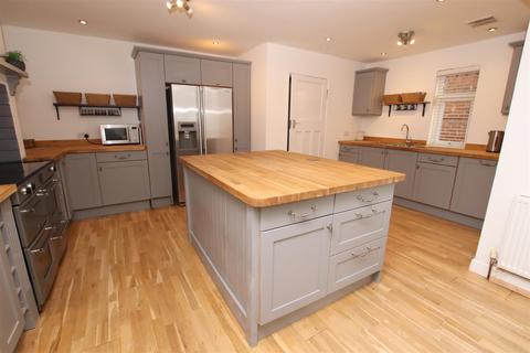 9 Cowick Hill, Exeter, EX2 9NQ