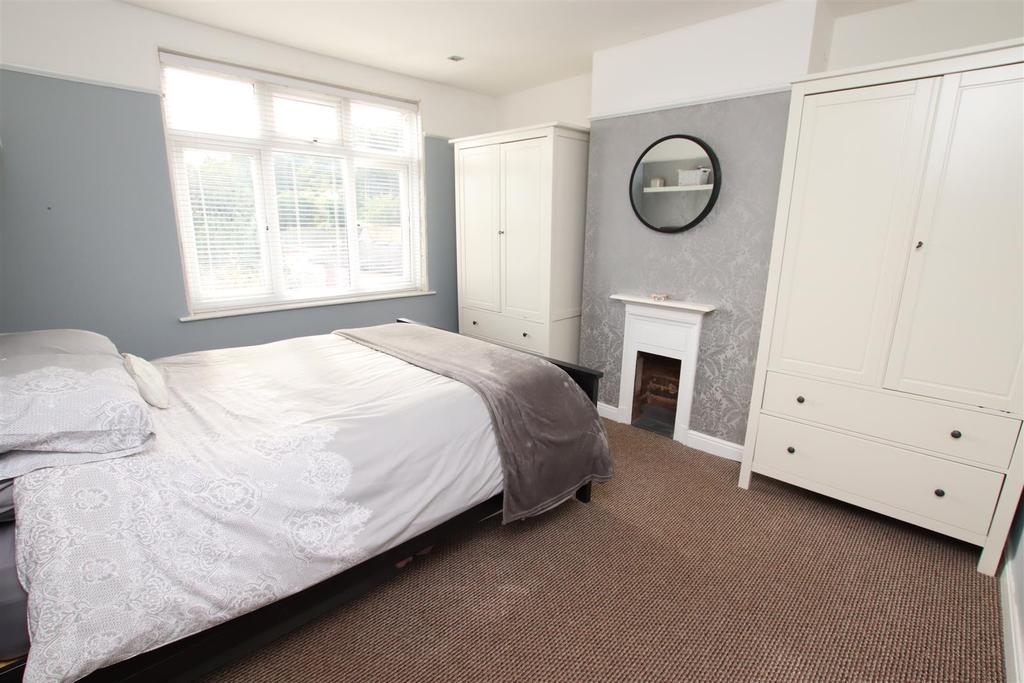 Bedroom 2.JPG