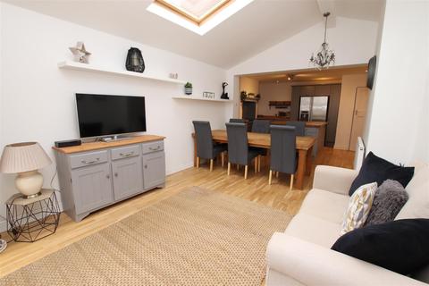 9 Cowick Hill, Exeter, EX2 9NQ