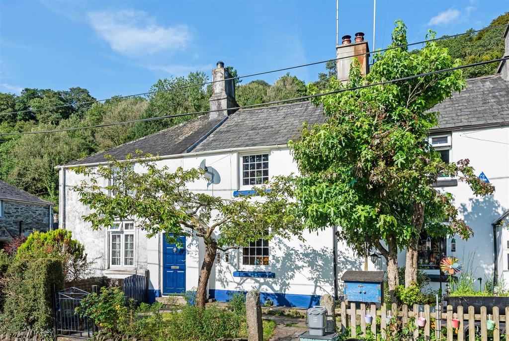 Mill Hill, Tavistock Hamlets 2 bed terraced house £285,000