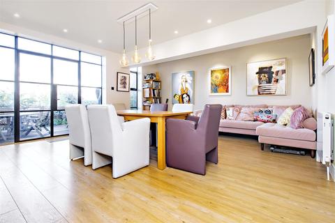 50 The Crosspath, Radlett, WD7 8HW