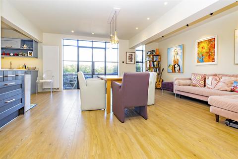 50 The Crosspath, Radlett, WD7 8HW