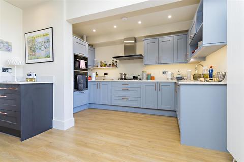 50 The Crosspath, Radlett, WD7 8HW