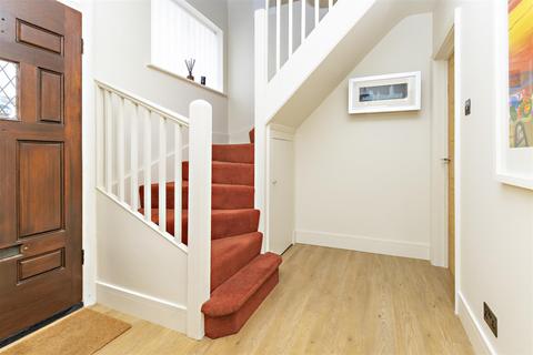 50 The Crosspath, Radlett, WD7 8HW