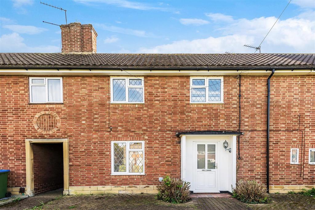 Bankside Drive, Thames Ditton 3 bed terraced house £550,000