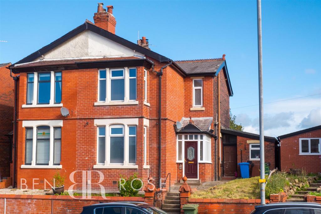 Bolton Road, Chorley 3 bed semidetached house £189,995