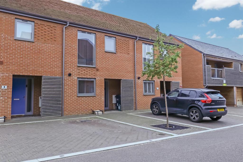Thistle Mead Lane, Newhall, Harlow 2 bed terraced house £350,000