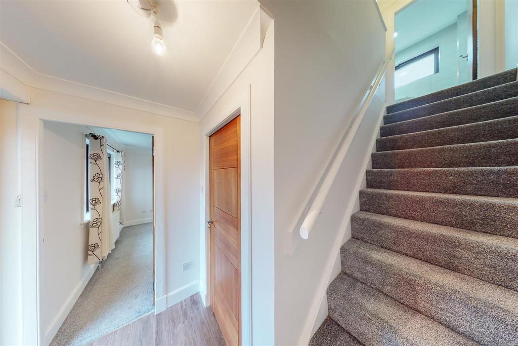 Kincardine Road, Auchterarder 2 bed end of terrace house £149,500